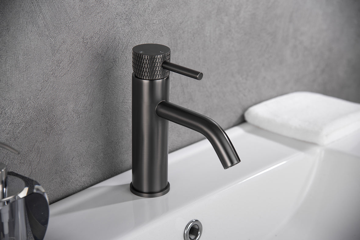 Ribbd wastafelkraan met coldstart gunmetal PVD