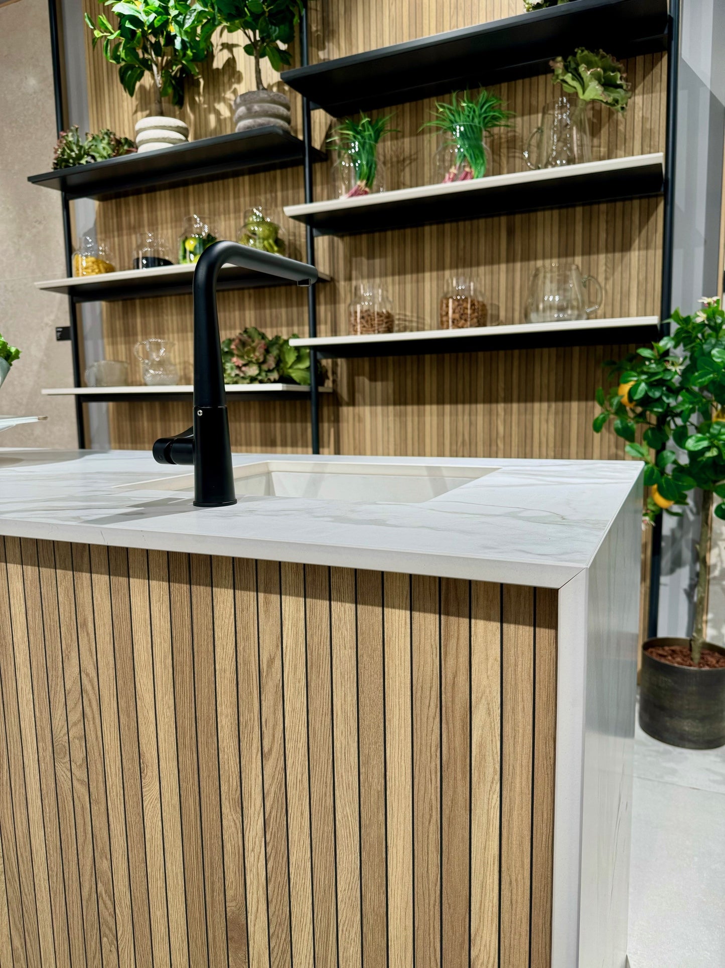 Slab Woodwise Fluted 6mm 120x280 rett - WDtegels