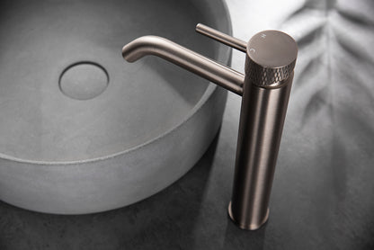 Ribbd XL wastafelkraan hoog met coldstart geborsteld staal PVD