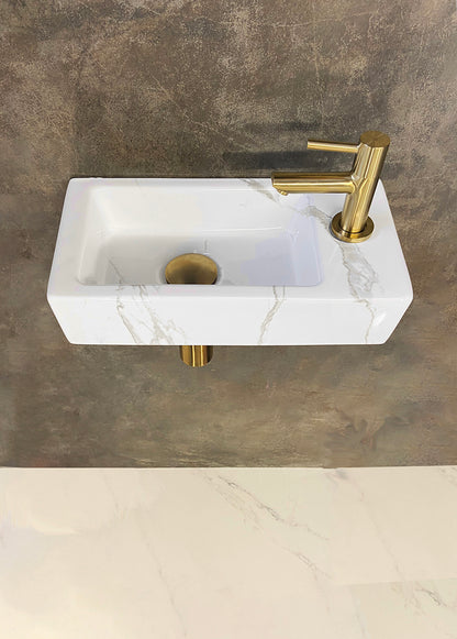 Fonteinset Rhea S mini met fontein rechts carrara, kraan, sifon en afvoerplug geborsteld messing - WDtegels