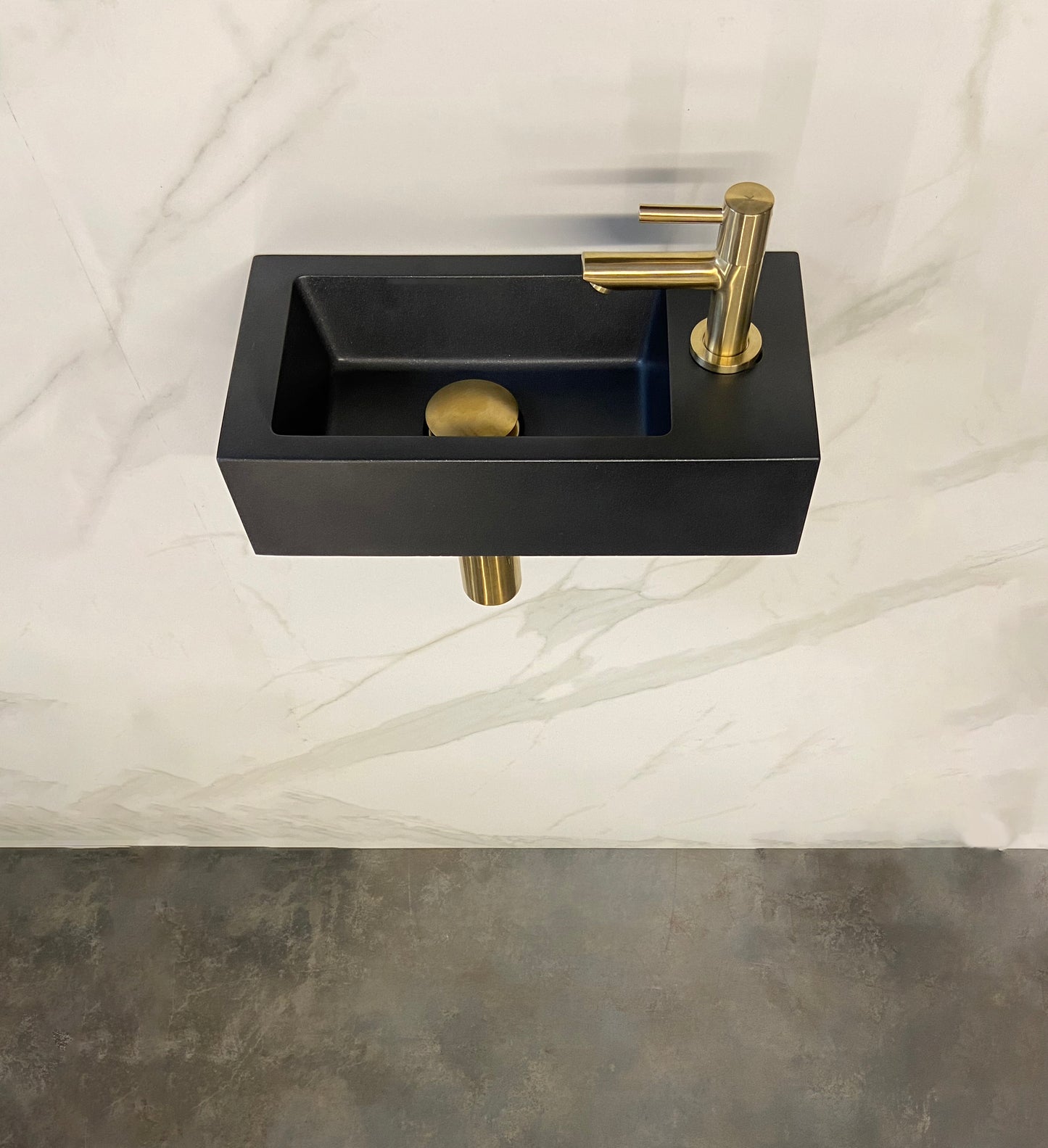 Fonteinset Rhea S mini met fontein rechts quartz, kraan, sifon en afvoerplug geborsteld messing - WDtegels