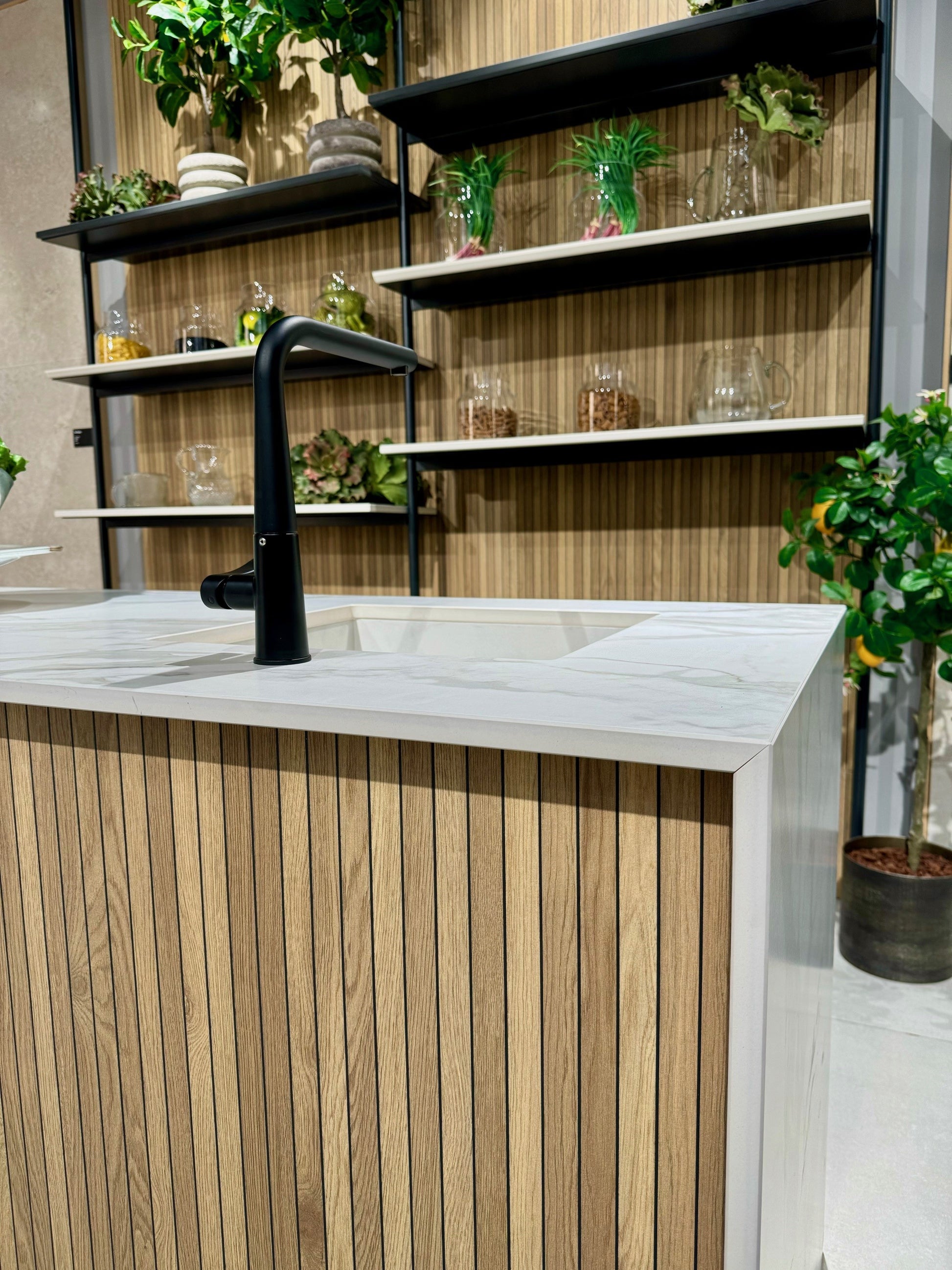 Slab Woodwise Fluted 6mm 120x280 rett - WDtegels